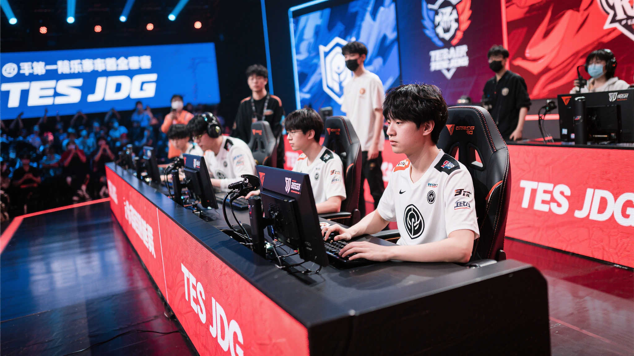 锁定斗鱼，激情燃烧！2025 LPL第三赛段本周末开战